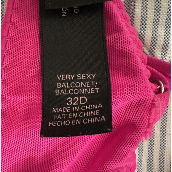 Victoria's Secret Very Sexy bright pink balconet bra Size 32D - Picture 9 of 9